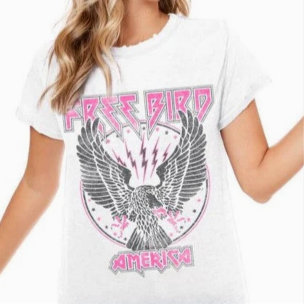 Lavender/Pink Free Bird Graphic Tee NWT - Picture 2 of 3